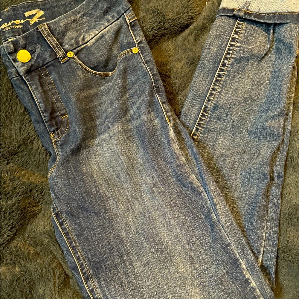 NWT! Seven7 skinny jeans with tummy control. Size 12